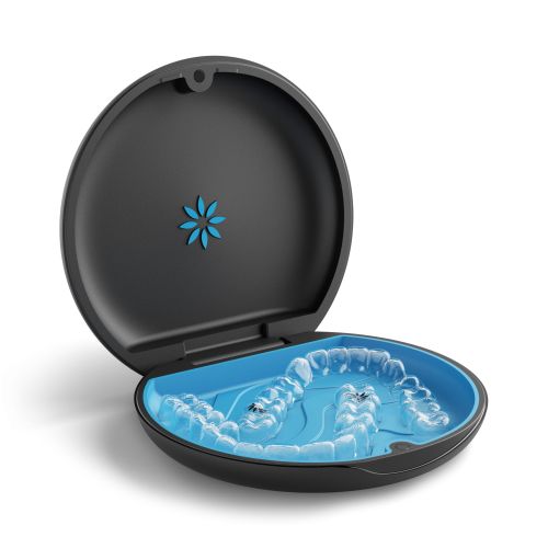 Aligner von Invisalign in einer Invisalign Box
